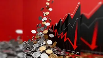 غرق‌شدن بازار کریپتو در دریای قرمز | بیت‌کوین تا مرز ۶۸ هزار دلار عقب نشست | اتریوم و ریپل زیر ضرب رفتند