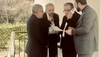 نیویورک‌تایمز به نقل از سه مقام ایرانی: تهران آمادگی خود را برای تعلیق غنی‌سازی به مدت ۳ تا ۵ سال و پس از آن، پیوستن به یک بلوک منطقه‌ای برای غنی‌سازی صلح‌آمیز اعلام کرده / ایران سطح غلظت اورانیوم خود را در ازای رفع تحریم‌ها کاهش خواهد داد