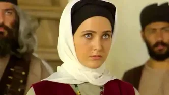 چهرۀ بانو سریال سوجان در 19 سالگی در اتاق گریم یک تئاتر/ عکس