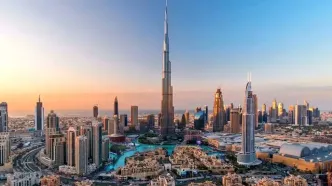 لحظۀ اصابت پهپاد در دبی با نمای برج خلیفه