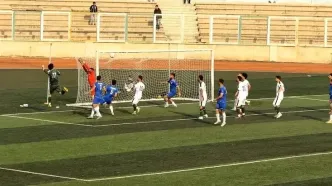 تکرار گل دروازه‌بان بنفیکا در لیگ ۳ ایران!