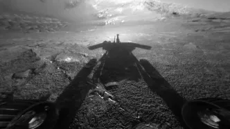 عکس روز ناسا از سایه یک ربات مریخی