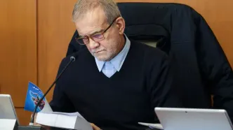 پزشکیان: اختیارات لازم به استان‌ها تفویض می‌شود