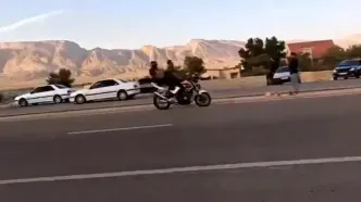 فیلم پرتاب شدن یک مرد در صحنه حرکات نمایشی ماشین ها در ایران / پرشیا کنترل خود را از دست داد