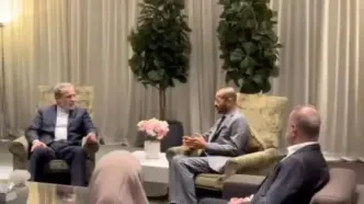 ببینید | عراقچی پیشنهاد توافق هسته‌ای ایران را به وزیر خارجه عمان تحویل داد