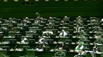 مجلس یکدست  لباس فرم سپاه پوشید