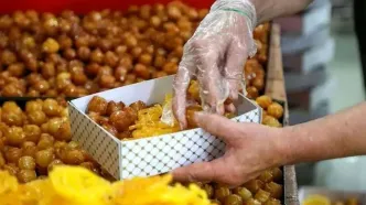 رئیس اتحادیه قنادان: فروش زولبیا و بامیه نسبت به سال‌های قبل ۵۰ درصد کاهش داشته