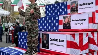 تابوت فرماندهان ارشد آمریکایی در راهپیمایی ۲۲ بهمن ماه
