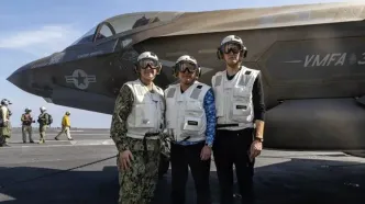 ویتکاف و داماد ترامپ بر روی ناو هواپیمابر آبراهام لینکلن + عکس