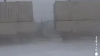 برخورد قطار با کامیون گرفتار در ریل