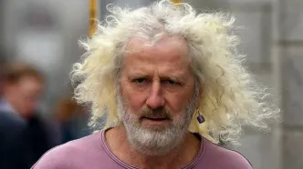 سیاستمدار ایرلندی پرچم ایران را بالا برد