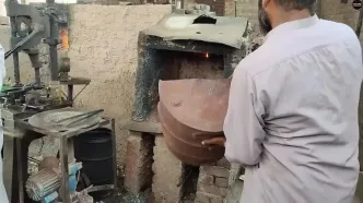 مراحل دیدنی بازیافت شیشه های دورریز و تولید شیشه عطر با آن ها