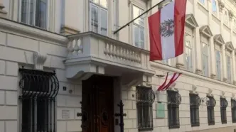 مذاکره برای اخراج مهاجرین؛ هیات طالبان به اتریش سفر کرد