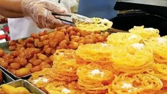 شوک بزرگ در بازار شیرینی: زولبیا و بامیه ماه رمضان کیلویی 495 هزار تومان شد!