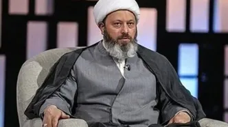 روحانی مشهور در صداوسیما «از خون جوانان وطن» را خواند