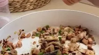 فیلم طرز تهیه پاستا پیتزایی؛ ترکیب وسوسه‌انگیز با طعمی متفاوت