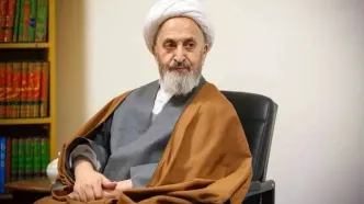 آیت الله سبحانی: موتورسواری بانوان ذاتا حرام شمرده نمی‌شود