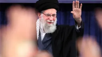 کتیبه نصب‌شده در دیدار امروز رهبری جلب توجه کرد