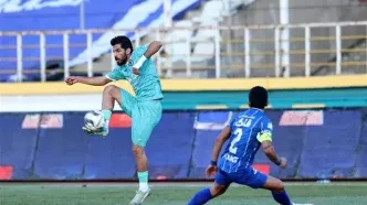 تساوی پیکان و استقلال در نیمه نخست / دقیقی از کنار زمین اخراج شد