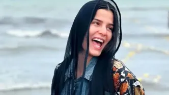 چهرۀ «غزاله اکرمی» (سوجان) 20 ساله در مراسم اکران یک فیلم؛ سال 97