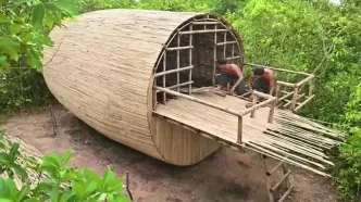 نحوه ساخت یک ویلای متفاوت و زیبا با چوب و بامبو در جنگل های کامبوج