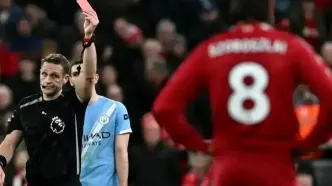 گری نویل: وی‌ای‌آر تصویری ناخوشایند از فوتبال به جا گذاشته است