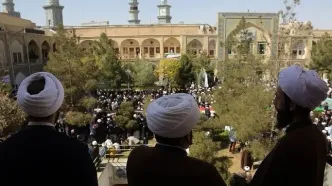 انتقاد روزنامه جمهوری اسلامی از روحانیون: آن‌ها از پناهگاه بودن مردم فاصله گرفته‌اند