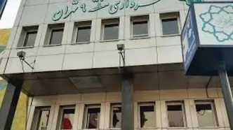 شهرداری در کنار سازه تاریخی تهران ترشی‌فروشی راه انداخت