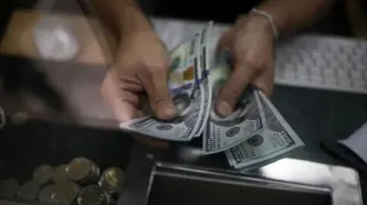 ادامه روند صعودی نرخ دلار در بازار و مرکز مبادله