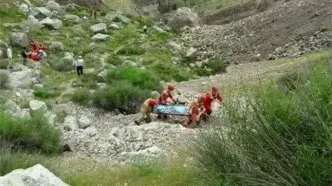 سقوط وحشناک خودرو دنا به دره‌ای در جاده چالوس + تعداد فوت شدگان