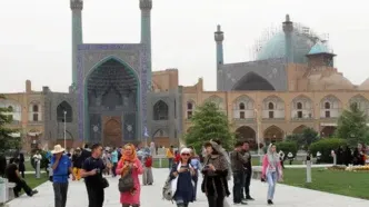 جنجال ۵ یورویی در بهارستان؛ نمایندگان مجلس عوارض جدیدی برای گردشگران خارجی وضع کردند