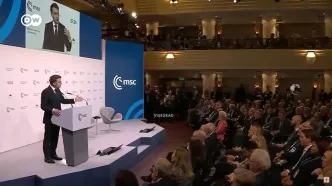 ماکرون: به سوالی راجع به خاورمیانه و ایران جواب نمی‌دهم + ویدئو