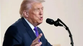 ترامپ: از نحوه صحبت کردن نخست‌وزیر سوئیس خوشم نیامد، تعرفه‌ها را ۹ درصد دیگر افزایش دادم