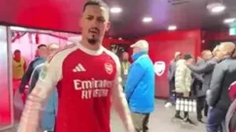 ویدئو: جشن و پایکوبی ستاره‌های آرسنال در تونل ورزشگاه