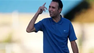 عنایتی با لوح تقدیر عازم نساجی شد!(عکس)