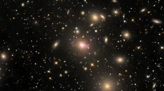 عکس روز ناسا از یک کهکشان عجیب و آشفته