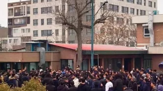 اخراج دو دانشجوی دانشگاه تهران به علت آتش زدن پرچم ایران