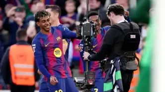 یامال آتش به پا کرد؛ سوپرگل و رکورد تاریخی