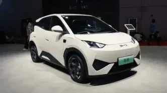 خودروهای برقی ارزان چینی به کانادا می‌رسند