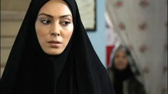 اشک‌های نیلوفر شهیدی در خاکسپاری پدرش!