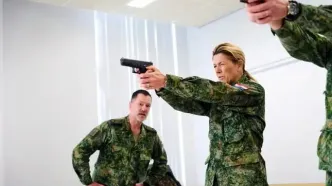 ملکه به ارتش پیوست!