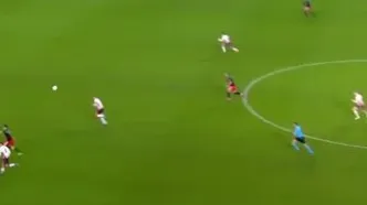 ویدئو: عملکرد فوق‌العاده دروازه‌بان بایرن‌ مقابل آیندهوون