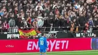 ویدئو: خونسردی امباپه در برابر اشعار نژادپرستانه