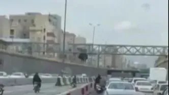 موبایل‌قاپی در ترافیک اتوبان امام علی؛ فیلم جنجالی