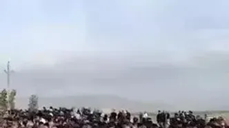 مسافری از جنوب شرق، برادری در شمال غرب