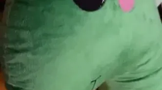 دکور اتاق نعیمه نظام‌دوست | سبک کودکانه با اسباب‌بازی و دایناسور! + ویدئو