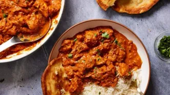 ناهار امروز: فوت‌وفن‌های طلایی برای پخت یک مرغ هندی اصیل و رستورانی!