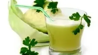 خاصیت شگفت‌ انگیز نوشیدن روزانه آب کلم