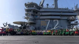 تصاویر ویتکاف و کوشنر بر روی ناو آبراهام لینکلن