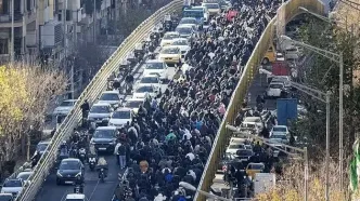 «اعتراض» ابزار آخر برای پیگیری مطالبات است/ راه‌حل‌های مدنی تضعیف‌ شده‌اند/حزب نداریم؛ فقط محافل دوستانه داریم